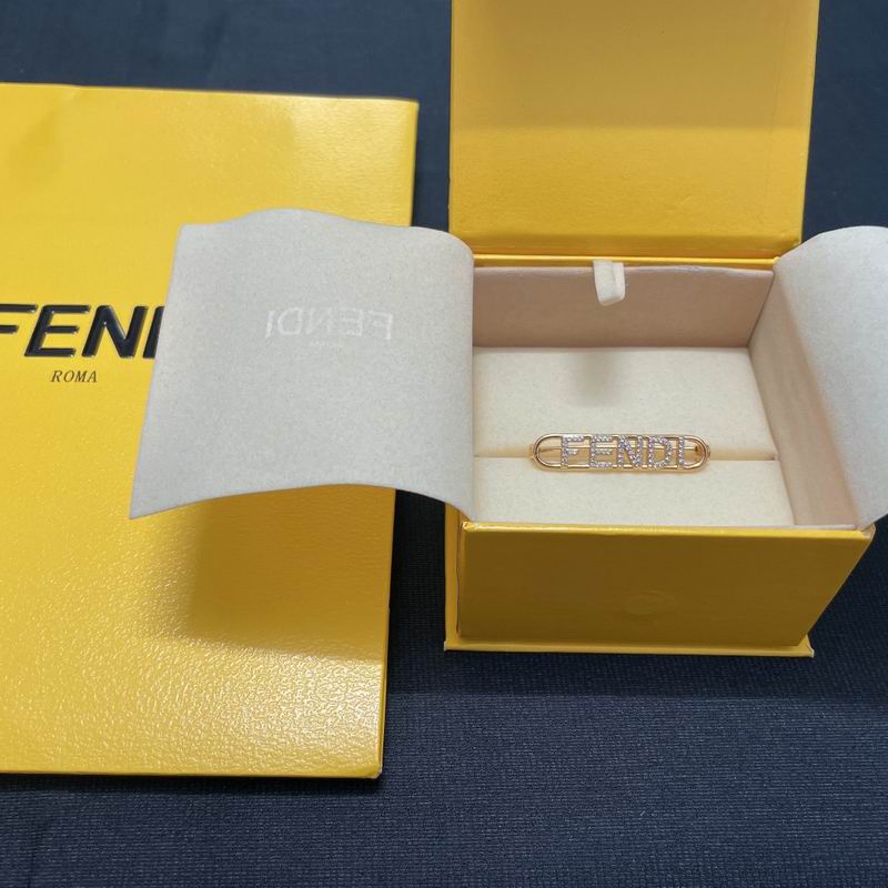 Fendi brooch 11lyr2